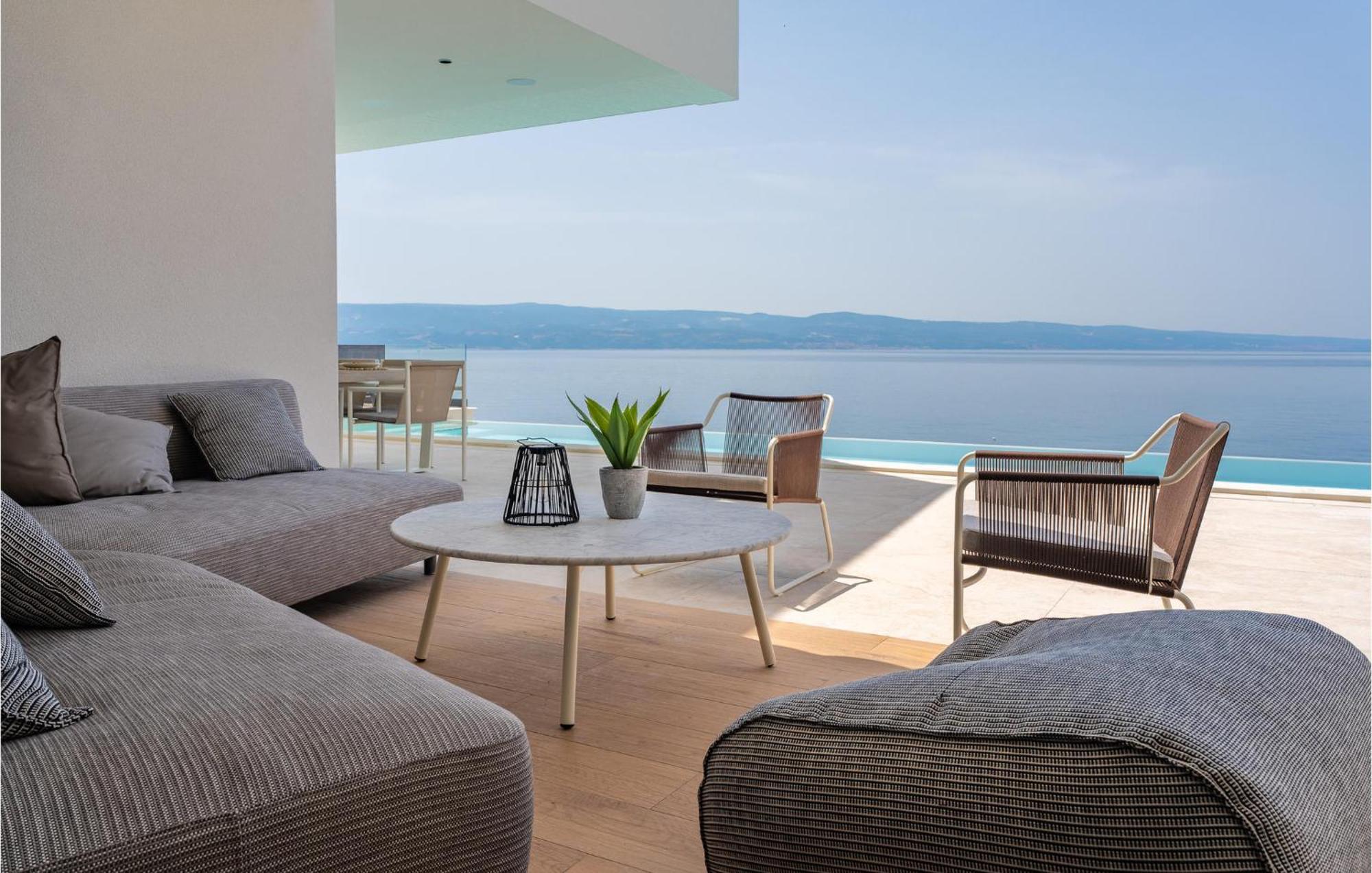 Beautiful Home In Omis With Kitchen Exterior photo